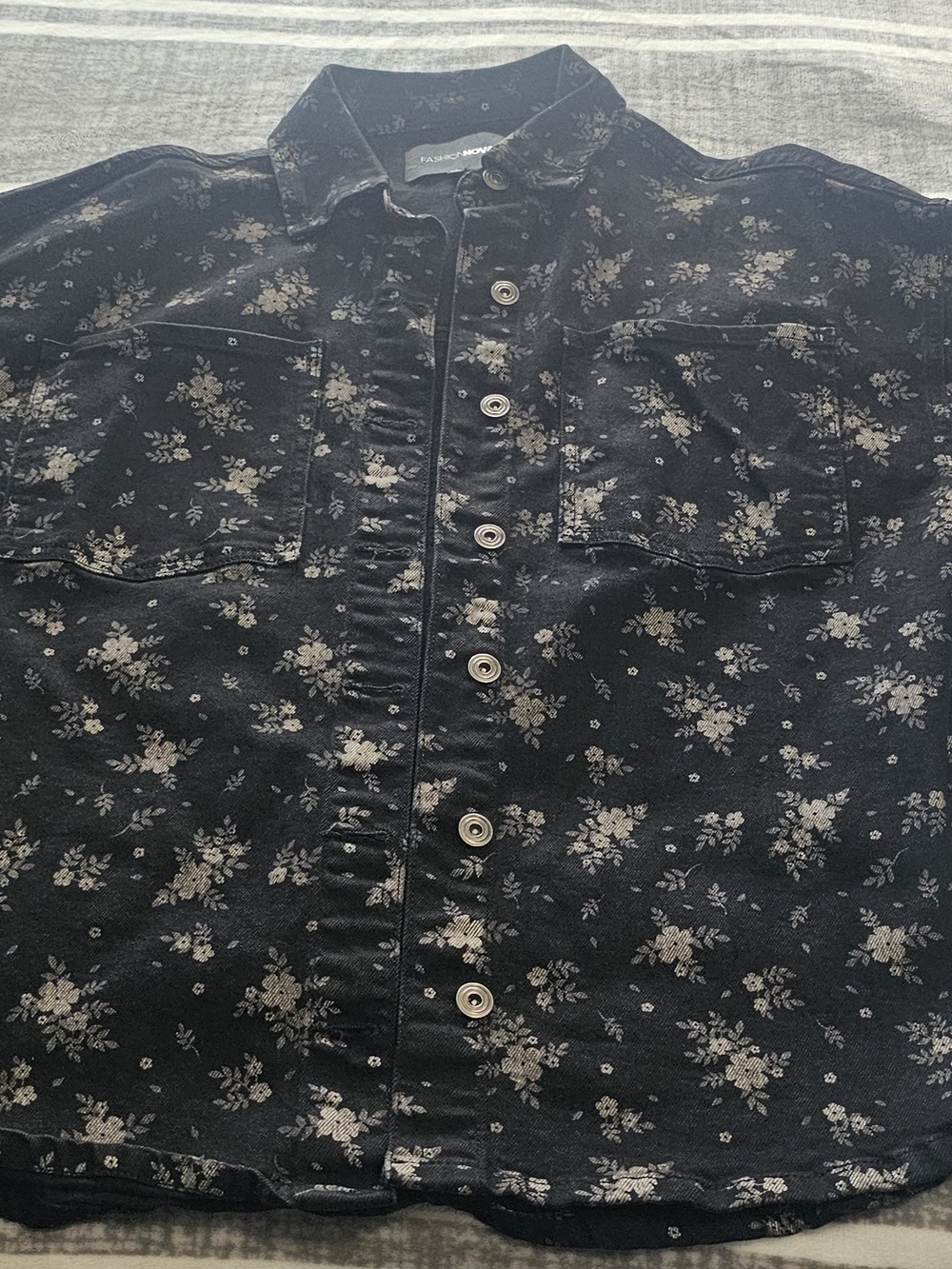 Fashion Nova Men's Black Floral Button-Up Shirt/Jacket